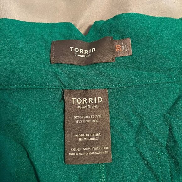 Torrid Size 20 Green Wide Leg Studio Crepe Shorts - Picture 6 of 7